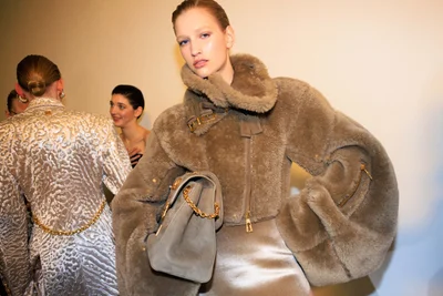Look 16
